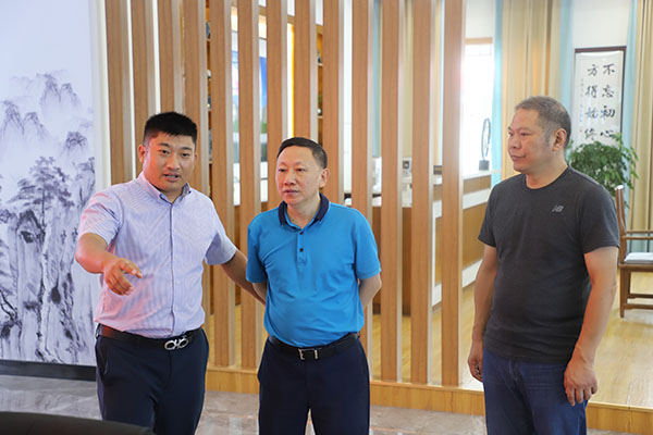 1597389995882031.jpg 附件2:參觀操作監(jiān)控室.JPG