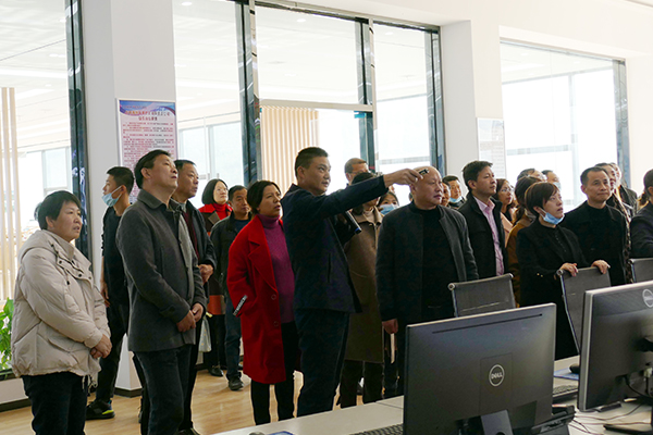 1606961144552496.jpg 參觀三樓中控室.jpg